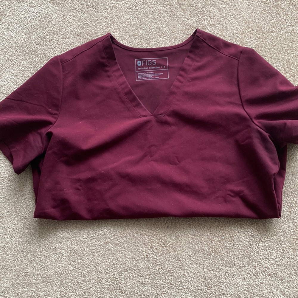 Figs 2 pocket scrub top